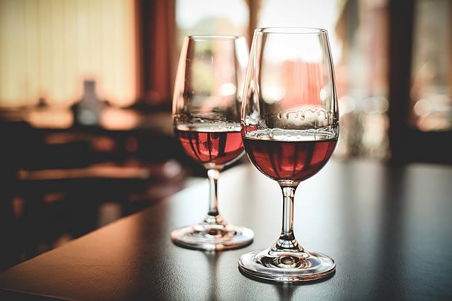 葡萄酒与酒杯也讲究“门当户对”